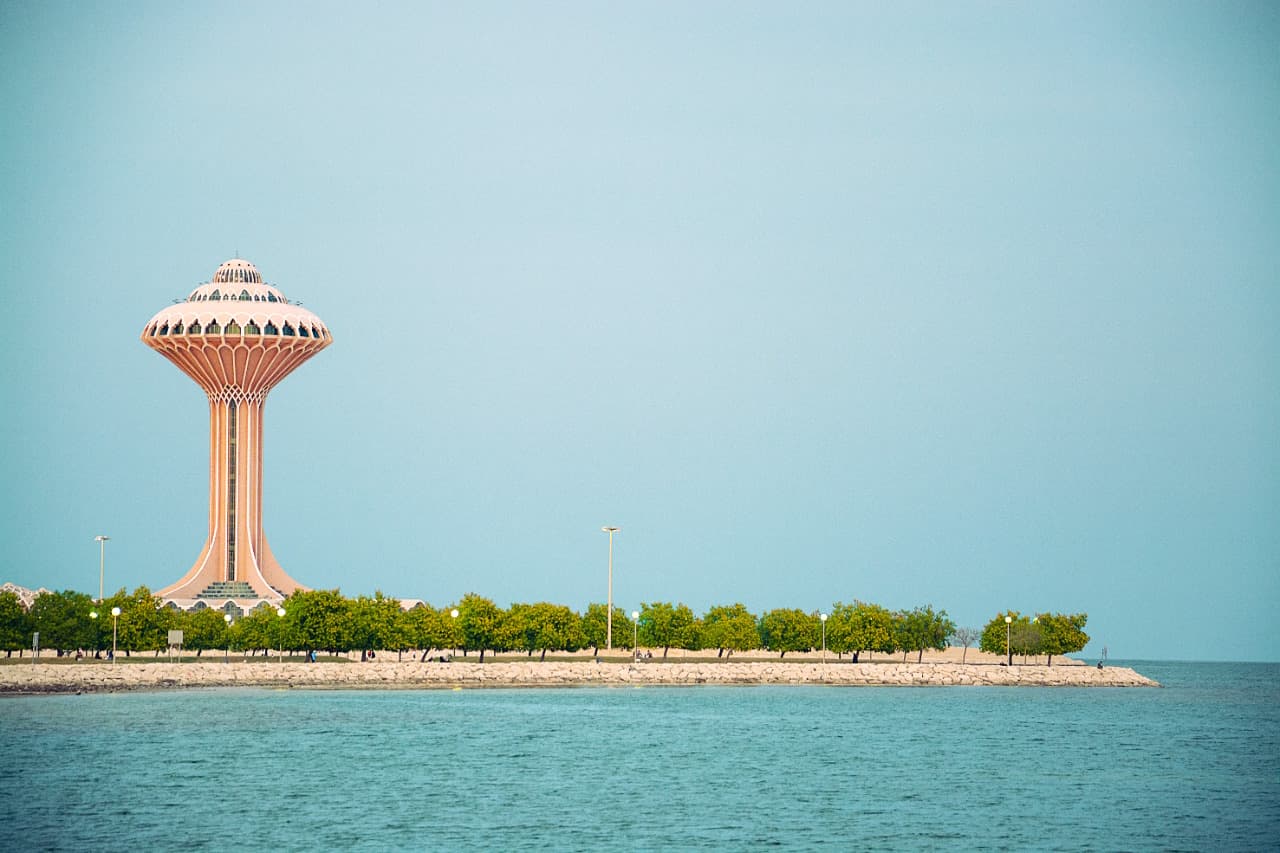 De la Cornisa de Al Khobar al Centro Rey Abdul Aziz para la Cultura Mundial "Ithra"