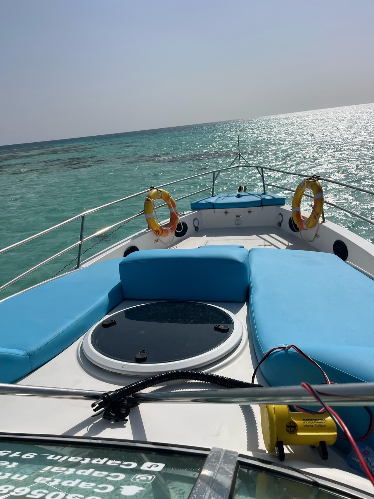 Reserva el barco completo, un viaje a la isla de Bayada desde Jeddah para un grupo de hasta 8 personas.