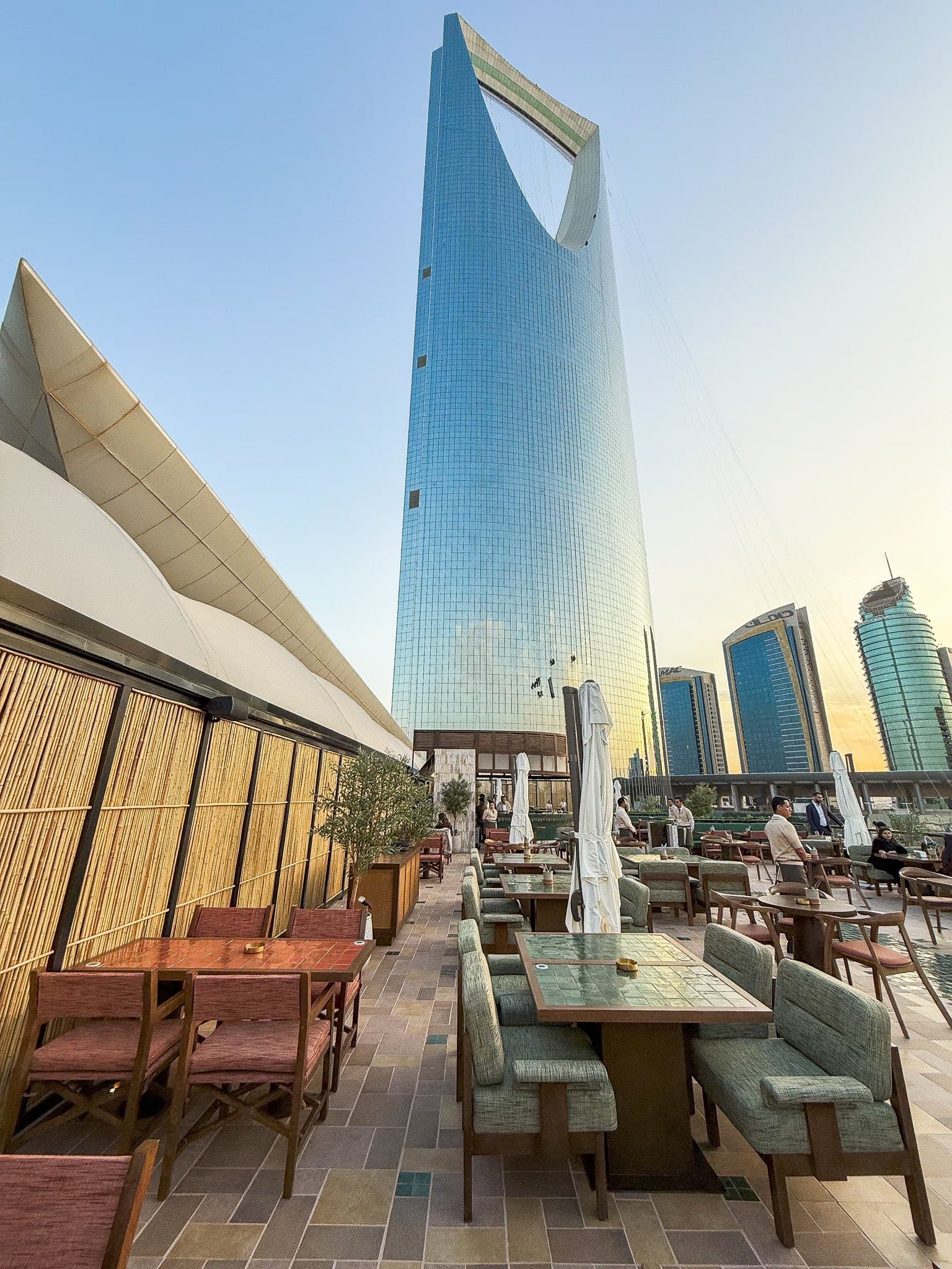 Visite la Torre del Reino, la Torre Al Faisaliah y la Zona Patrimonial de Al Deera - Riad