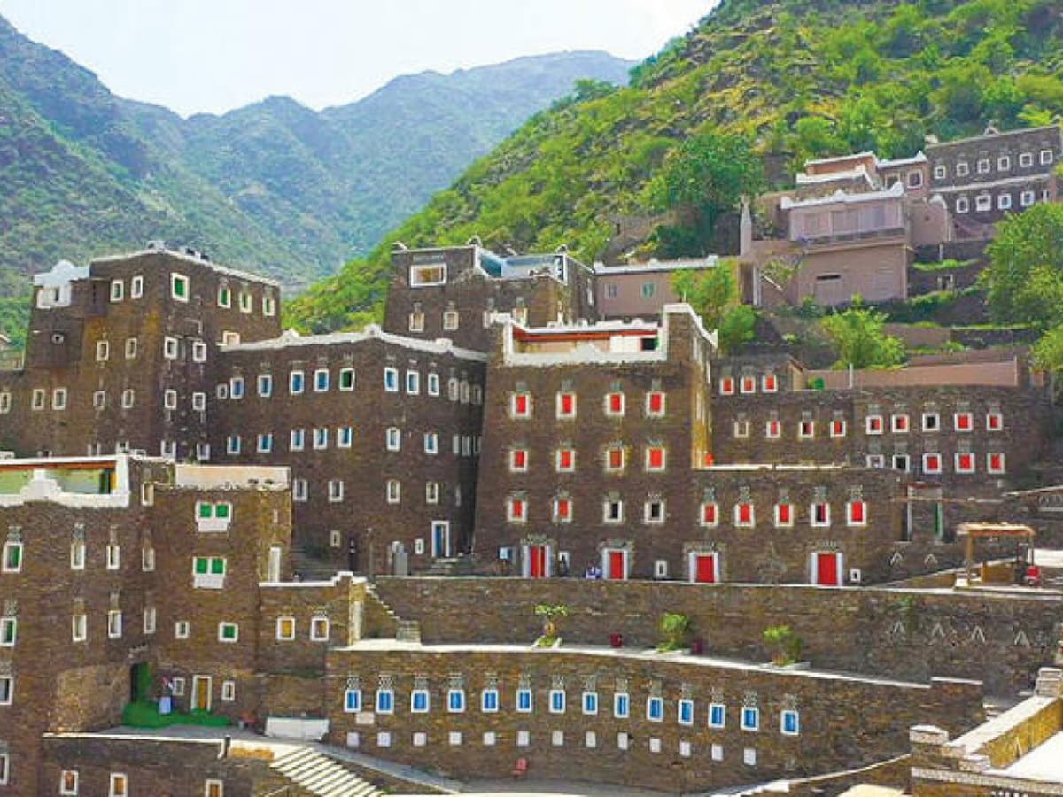 Un recorrido exploratorio por Asir, desde Al-Soudah hasta la Cabaña de la Miel, y luego a Rijal Almaa.