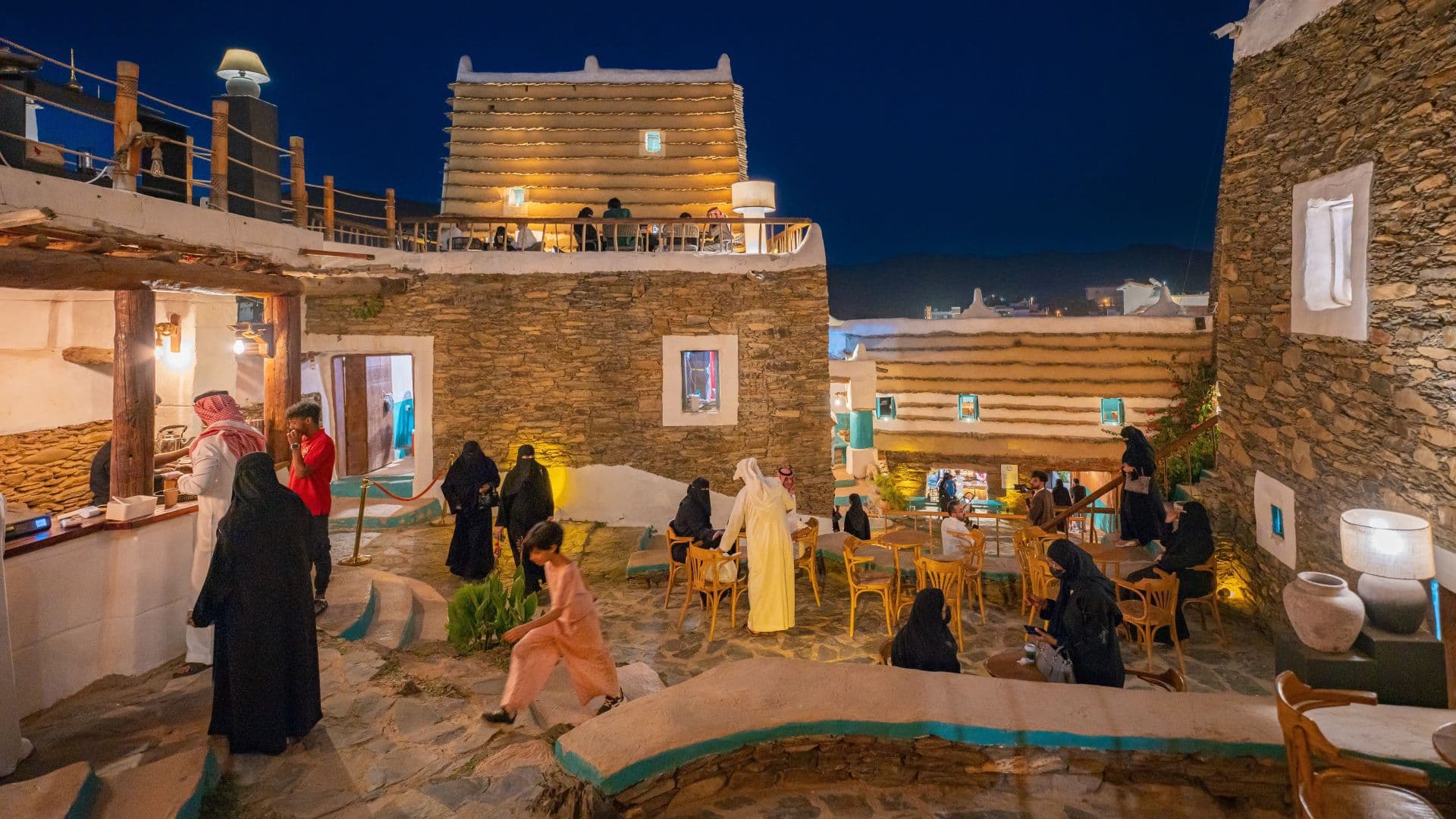 Dirígete al histórico Tabab y disfruta visitando los palacios de Abu Nuqta al-Mutahmi