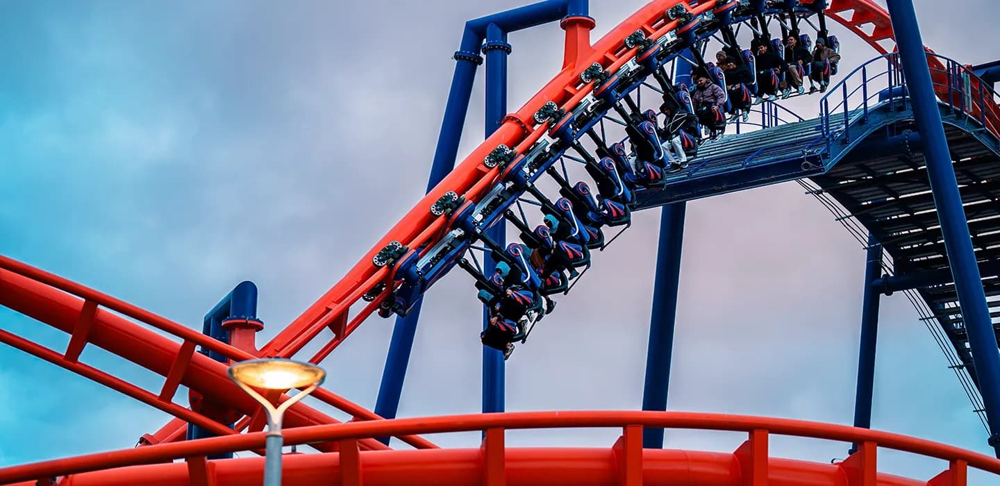Dos noches en un hotel de 4 estrellas y entradas para SIX FLAGS Aquariba para 5 personas con traslados.