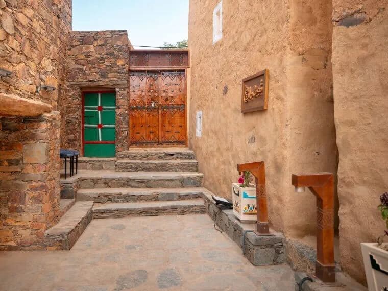 Explora Abha: Un recorrido entre la naturaleza y el patrimonio.