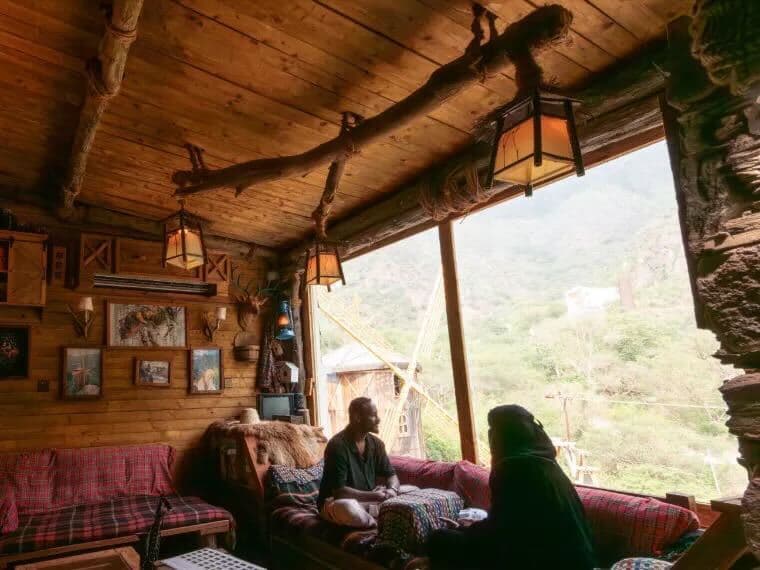 Un auténtico recorrido por Asiri entre Rijal Almaa y las cumbres de Al-Soudah.