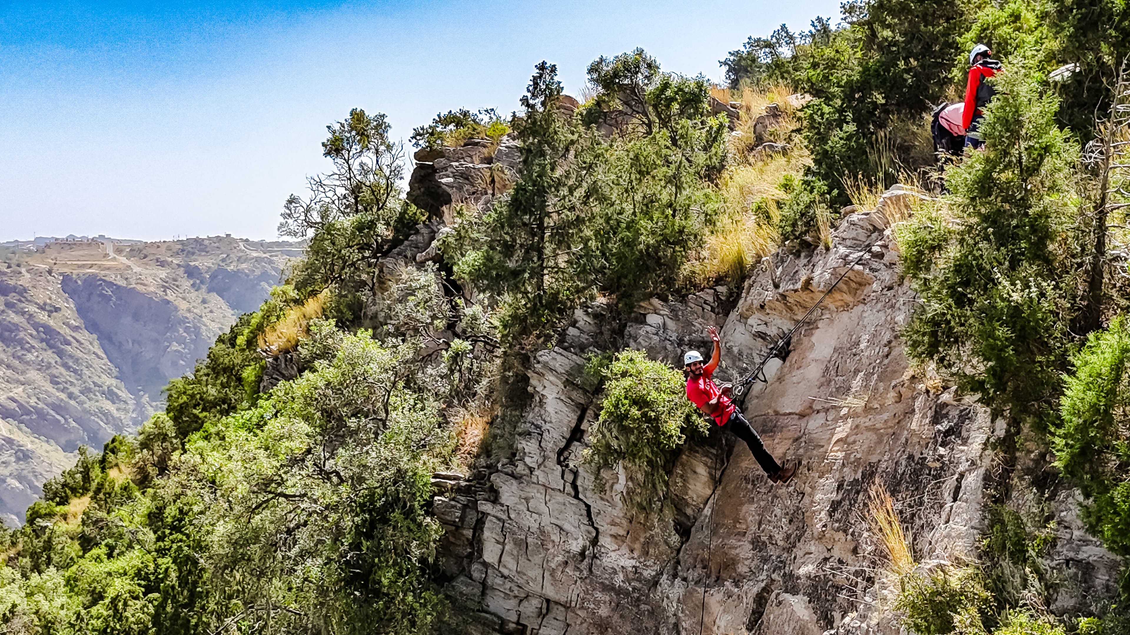 Experiencia de rápel en Tanomah (Gravity Challenge)