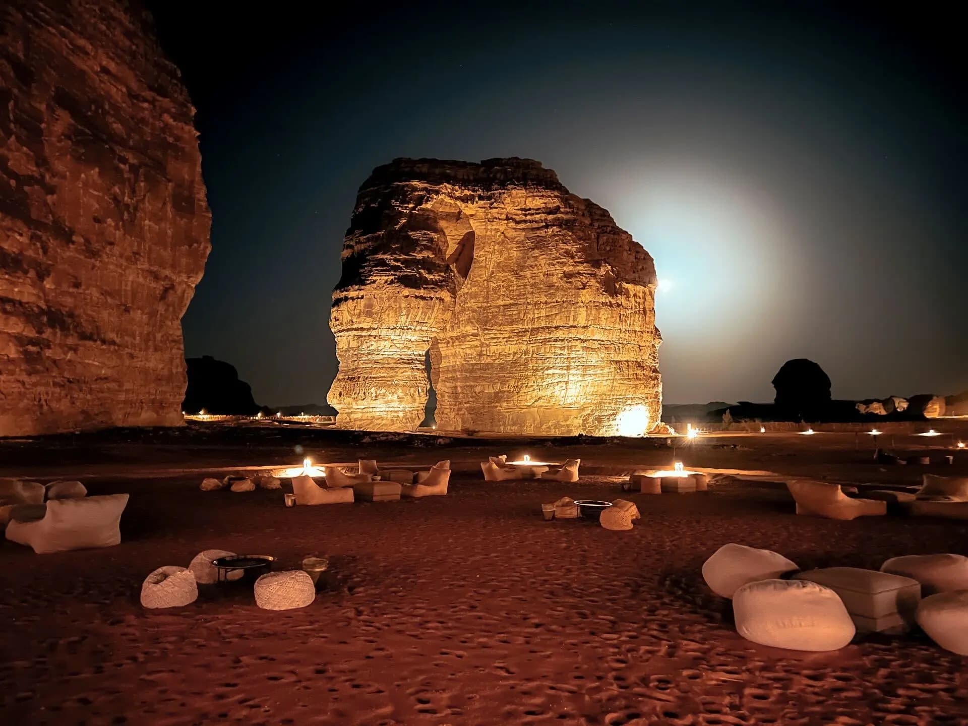 Noches en Al-Ula: una estancia de dos noches en medio del patrimonio y las artes.