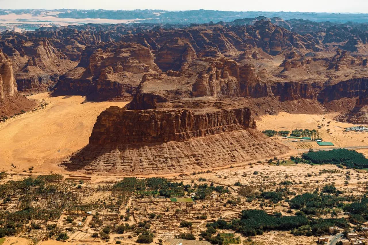 Noches en Al-Ula: una estancia de dos noches en medio del patrimonio y las artes.