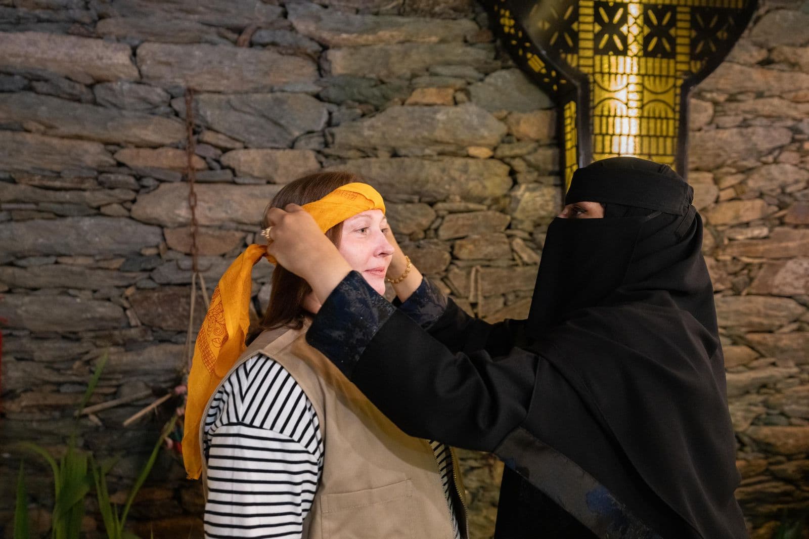 Descubre la hospitalidad y el patrimonio local en Al Baha.