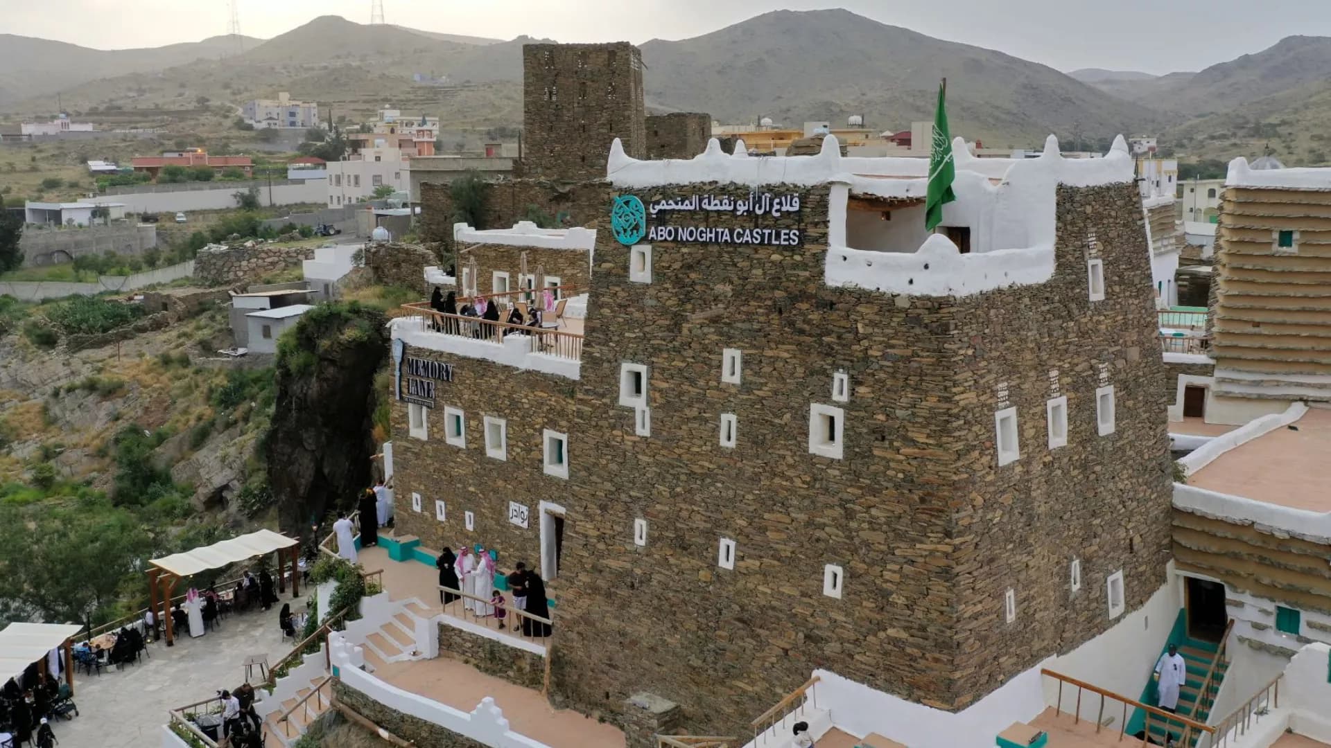 Dirígete al histórico Tabab y disfruta visitando los palacios de Abu Nuqta al-Mutahmi
